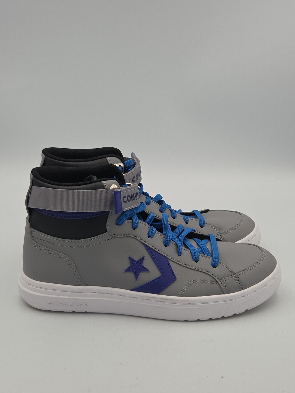 Converse Unisex Gray & Blue High Top Sneakers Like New M6 W7.5